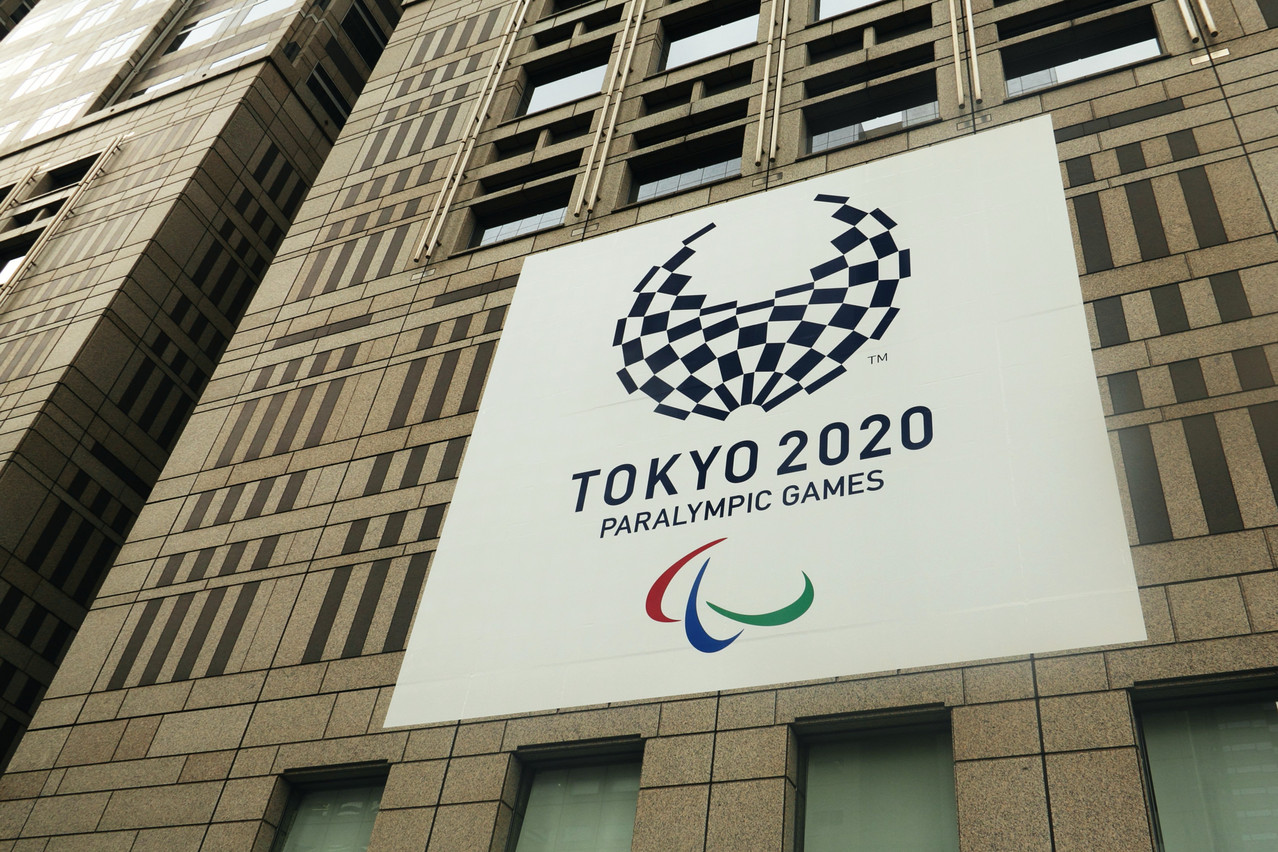 A panel on the Tokyo Metropolitan Government Office promotes the Tokyo 2020 Paralympic Games starting on 24 August Photo: Shutterstock