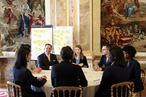 Youth and solidarity form another part of this retrospective. At the palace, the Grand Duke met with the Youth Parliament and welcomed young Ukrainians from Bucha. (Photo: Maison du Grand-Duc/Sophie Margue)