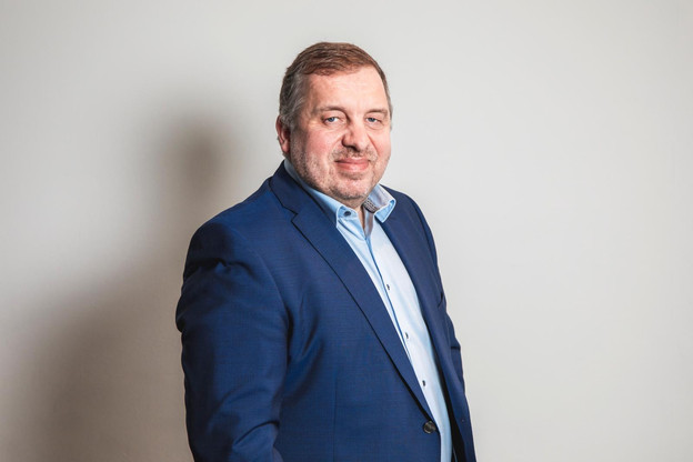 Fabian Demoulin: «Aujourd’hui, nous continuons à agrandir nos équipes et je viens d’être nommé administrateur délégué. Il m’a donc semblé primordial de relancer activement le développement commercial et la visibilité de l’entreprise.» (Photo: Marc Blasius/Maison Moderne)