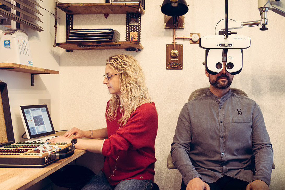 Optique Nothum a le plaisir de vous accueillir dans ses 2 points de vente à Pétange et Bascharage, du lundi au samedi. Via son nouveau site, il est désormais possible de prendre rendez-vous en ligne. (Photo: Optique Nothum & Purple Monkey)