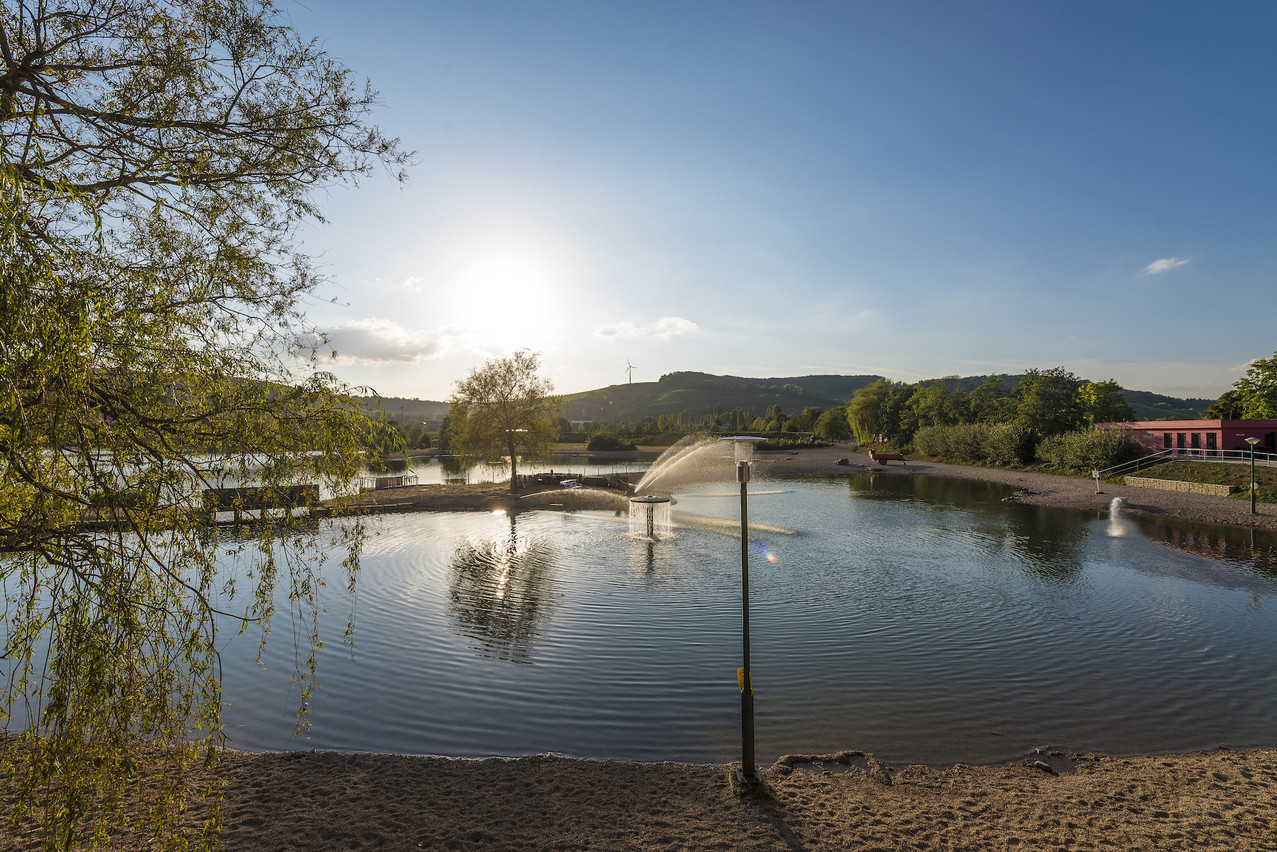Des étangs et une grande plage sont accessibles aux visiteurs à Remerschen. (Photo: Pulsa Pictures/Luxembourg for Tourism)