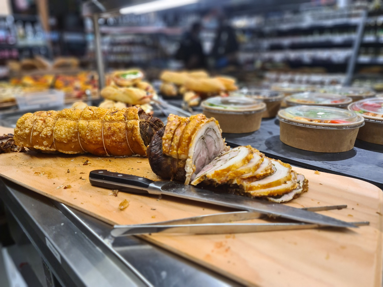 Plein de bonnes choses à consommer sur place aussi au Mercato, à l’intérieur ou sur les terrasses…  (Photo: Vincent Pattyn)