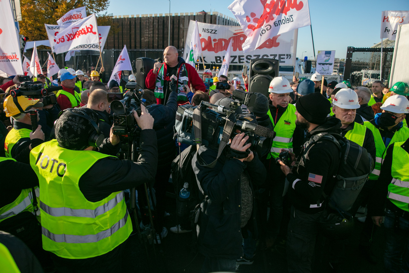 La manifestation des ouvriers polonais au Kirchberg. (Photo: Romain Gamba / Maison Moderne)