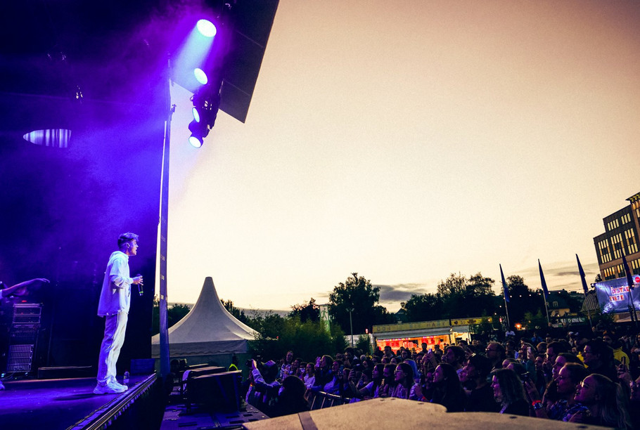 Loïc Nottet performed in front of 300 to 400 people at the Glacis on 9 August as part of City Sounds. (Photo: VDL/Tom Jungbluth)