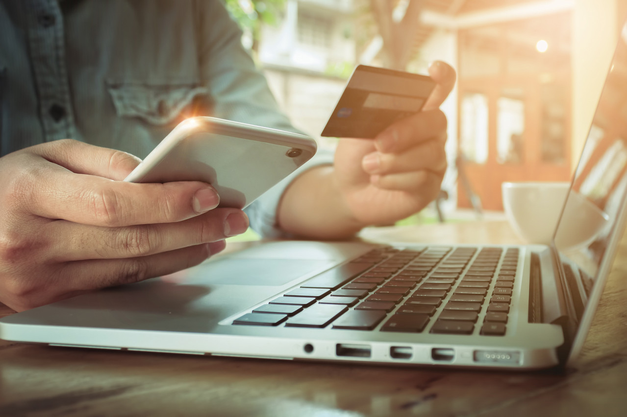 Entre 25% et 30% des paiements en ligne pourraient être bloqués le 14 septembre, selon la Fédération bancaire britannique. (Photo: Shutterstock)