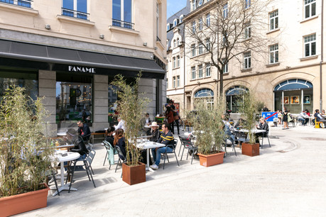 Après trois semaines d’attente depuis la réouverture des terrasses, le Paname a enfin pu sortir la sienne grâce à l’avancée des travaux sur la place de Paris et bénéficie d’un espace déjà plus confortable. Romain Gamba / Maison Moderne