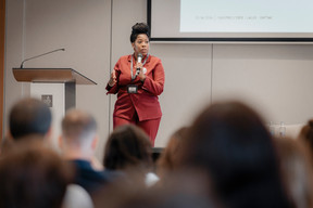 Ketsia Bakayendela (Lalux Assurances). Photo: Julian Pierrot/Paperjam