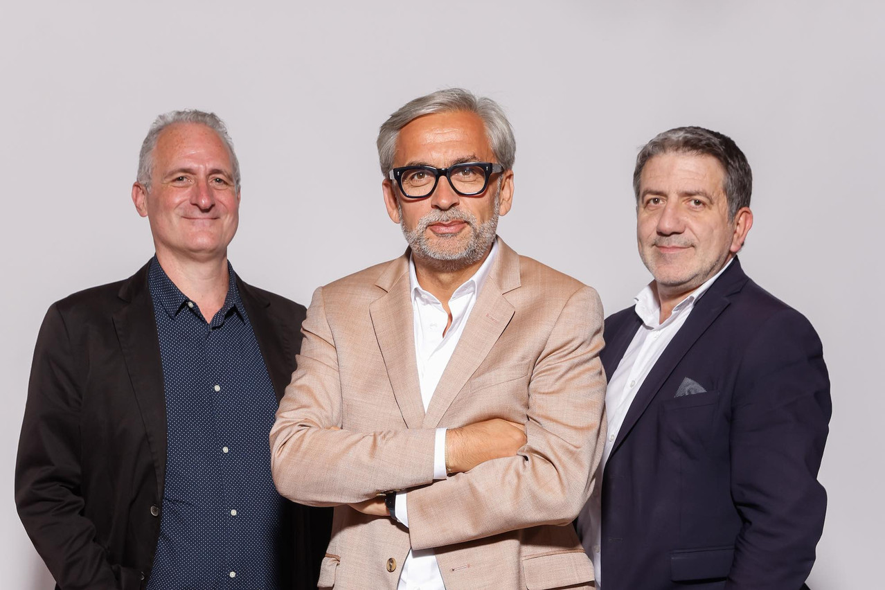 Aaron Grunwald, editor-in-chief of Delano; Mike Koedinger, founder and CEO of Maison Moderne; and Thierry Labro, editor-in-chief of Paperjam. Photo: Guy Wolff/Maison Moderne