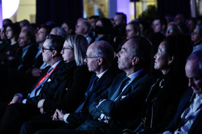 Luc Frieden (Premier Ministre) et Hugues Delcourt (Maison Moderne). (Photo: Eva Krins et Marie Russillo/Maison Moderne)