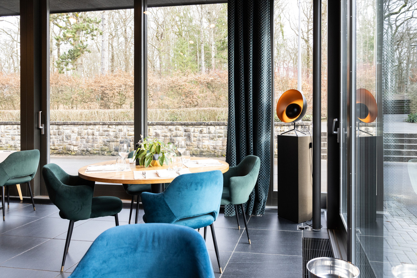 A decoration that makes sure you don't miss out on the surrounding forest. (Photo: Marie Russillo/Maison Moderne)