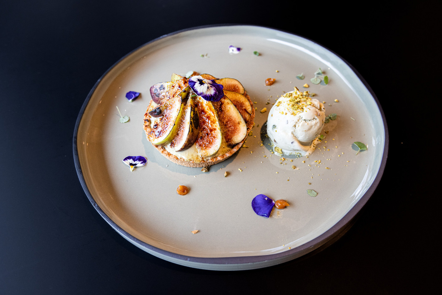 Chef Jean-Charles Albert's dishes are prepared using local ingredients from short distribution channels.  (Photo: Marie Russillo/Maison Moderne)
