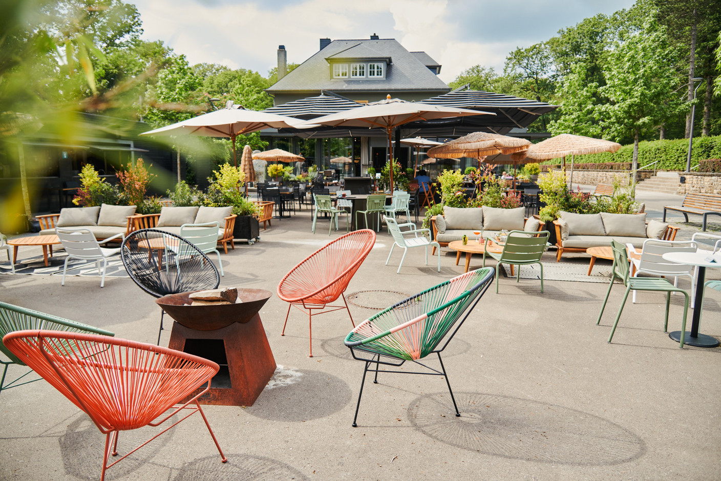 One of Parc Le'h's many assets is its large terrace, where you can enjoy the chef's dishes in a unique setting.  (Photo: Daria Prykolota/Concept & Partners)
