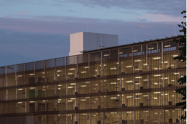 La façade du parking du Fort Neipperg a été retravaillée et assure une plus grande transparence entre intérieur et extérieur. (Photo: Ville de Luxembourg)