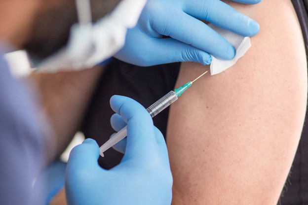 Le personnel hospitalier a été le premier à se voir proposer la vaccination contre le Covid-19, dès le 28 décembre 2020. (Photo: EU/Claudio Centonze)