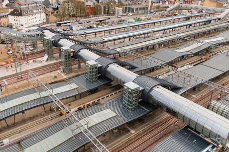 La passerelle de Luxembourg-ville donne désormais sur 14 voies au total. Les deux nouveaux quais ont été inaugurés dimanche. (Photo: CFL)