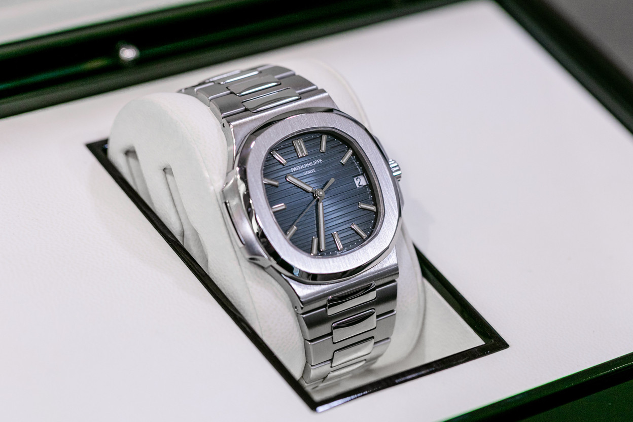 Quand un modèle emblématique s’arrête, sa cote va grimper. C’est «automatique». Ici, la Nautilus acier de Patek Philippe. (Photo: Romain Gamba/Maison Moderne)