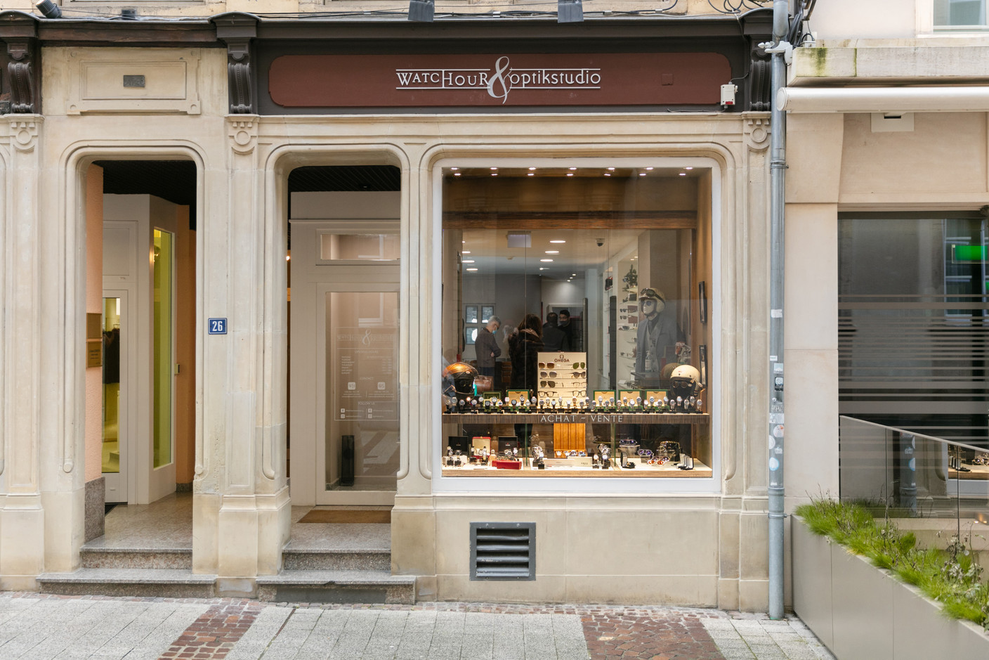 La boutique Watchour, rue du Curé. (Photo: Romain Gamba/Maison Moderne)