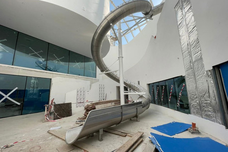 L’intérieur du pavillon luxembourgeois commence à prendre forme, et le toboggan est installé. (Photo: Nüssli Group)