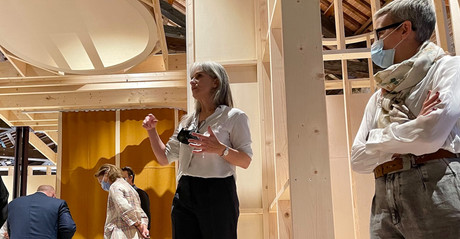 Sara Noel Costa de Araujo (au centre) a conçu l’exposition du pavillon luxembourgeois à la Biennale d’architecture de Venise 2021. (Photo: Paperjam.lu)