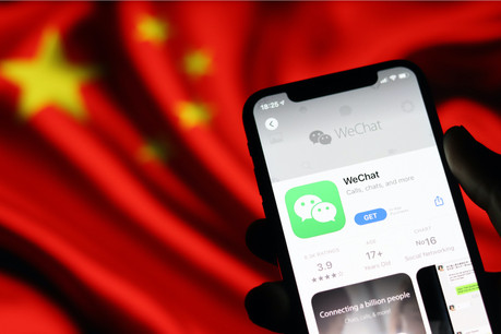 En Chine, WeChat, non seulement app de messagerie mais aussi de paiement, est dotée d’un million de mini-services pour que les utilisateurs n’aillent jamais chercher ce dont ils ont besoin ou envie ailleurs. (Photo: Shutterstock)