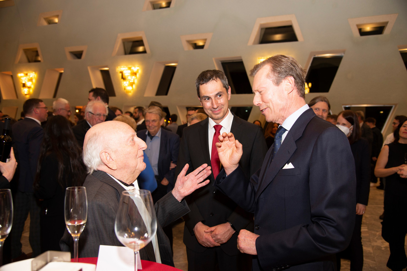S.A.R. le Grand-Duc Henri, ici aux côtés de Fabrice Roth, directeur du LAM, était notamment présent. (Photo: LAM, Jerome Reischl, Samuele Savino, Myriam Rollmann)