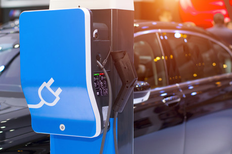 L’e-mobilité profite de la traction développée par Tesla dans le secteur automobile. Mais l’infrastructure et le service doivent encore être largement améliorés pour entraîner le consommateur à changer de voiture. (Photo: Shutterstock)