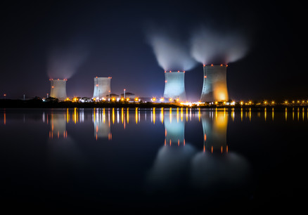 Les militants de Greenpeace France ont voulu dénoncer les risques liés à la sécurité au sein de la centrale nucléaire de Cattenom. (Photo: Shutterstock)