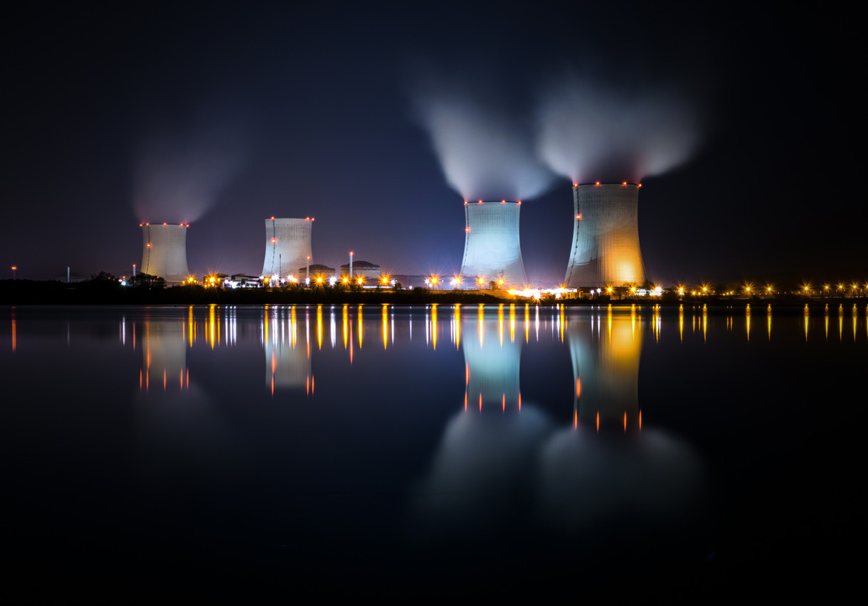 Les militants de Greenpeace France ont voulu dénoncer les risques liés à la sécurité au sein de la centrale nucléaire de Cattenom. (Photo: Shutterstock)