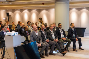 Ross Fox, Dave McGuinness, Michael Neil, Varun Atre et Pierre-Eric Patricola (tous de Calastone) au premier rang, lors du Calastone Connect Forum qui s’est tenu le 7 novembre au Sofitel du Kirchberg. (Photo: Romain Gamba/Maison Moderne)