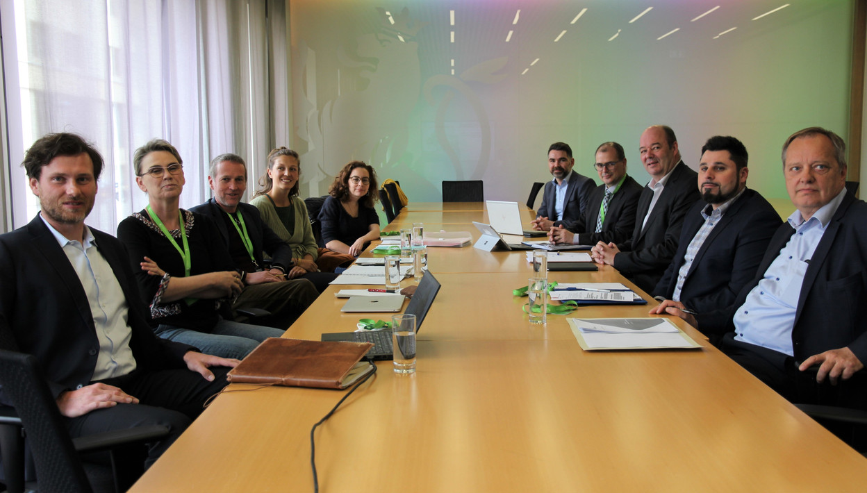 Representatives of Nextra Consulting, Greenpeace and ASTM met with Alain Reuter (2nd from the top right), social security minister Claude Haagen and other FDC and ministry representatives ahead of the publication of the report Photo: MSS