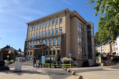 L’administration communale de Differdange a été le théâtre d’une perquisition vendredi matin, tout comme les locaux du CIGL. (Photo : Paperjam)