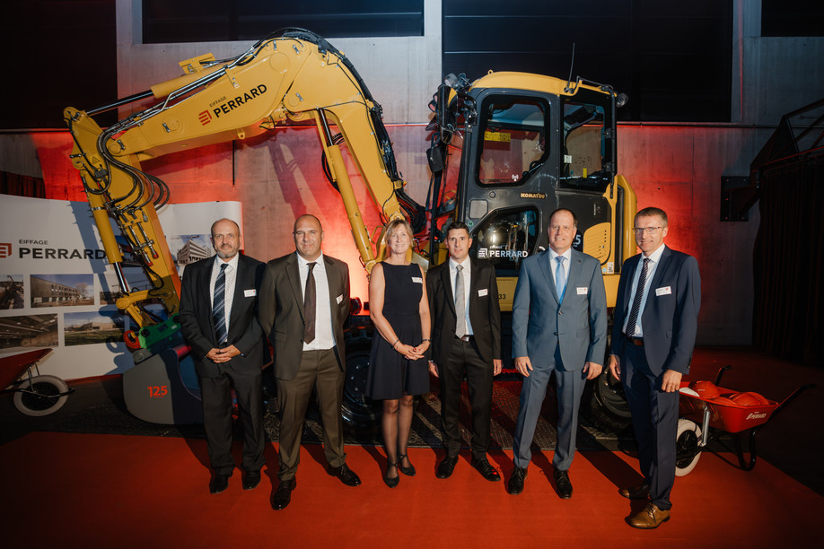 De gauche à droite: Marc Wolff, directeur administratif et financier; Olivier Meyer, directeur travaux publics et génie civil; Benedicte Vanden Beulcke, directrice ressources humaines et communication; Cyrille Caillon, directeur commercial et études de prix; Alain Pütz, administrateur délégué et directeur général; Peter Barg, directeur bâtiment. (Photo: Perrard)