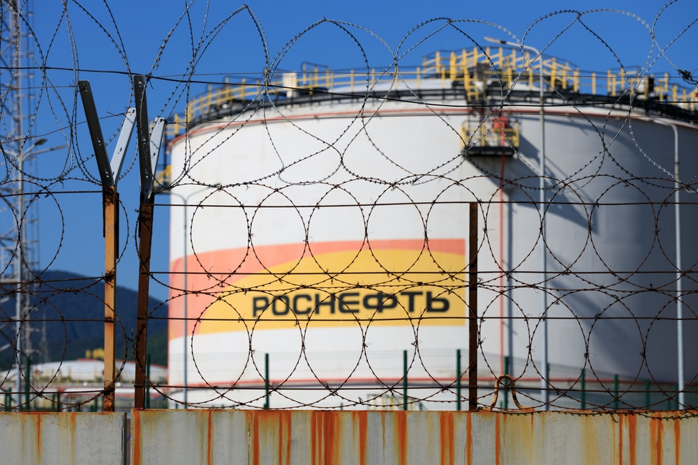D’ici la fin de l’année, l’embargo devrait concerner 90% du pétrole russe vendu aux Européens.  (Photo: Shutterstock)