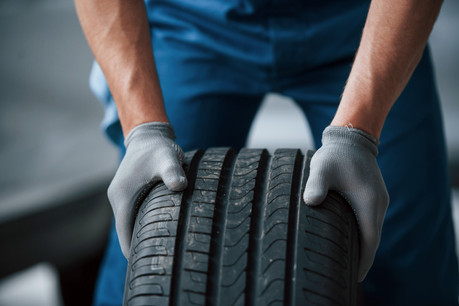 Le changement de pneus se fait en ce moment. Sauf pour quelques frontaliers qui n’utilisent plus la voiture au Luxembourg. (Photo: Shutterstock)