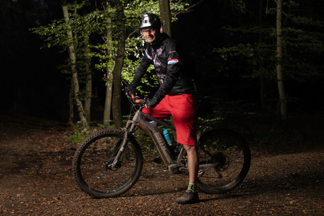 Philippe Penning, à vélo sur son chemin dans la forêt de Leudelange. (Photo: Guy Wolff/Maison Moderne)