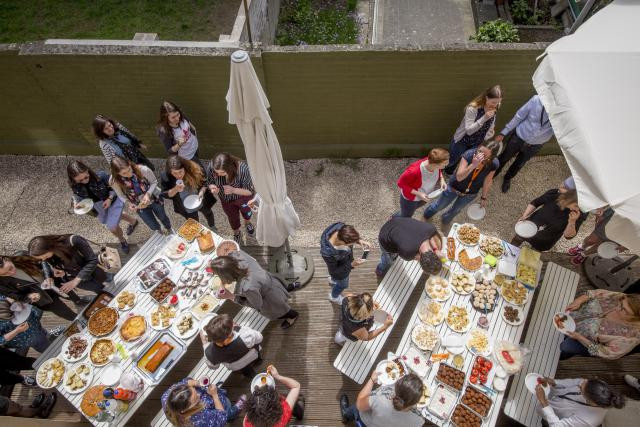 À l’occasion du # DiversityDay18, Maison Moderne a invité ses collaborateurs à préparer des spécialités culinaires de leur pays d’origine. (Photo: Patricia Pitsch / Maison Moderne)