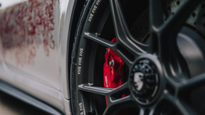 The inscription “Vive Vive Vive” on the rim of the 20- and 21-inch GT3 alloy wheels also demonstrates a link with Luxembourg. Photo: Porsche