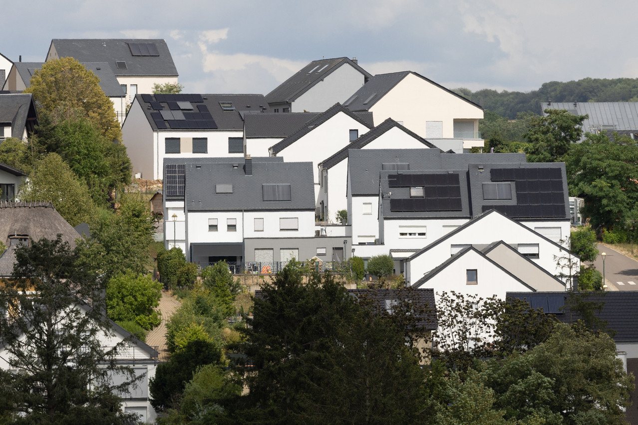 Sur les onze premiers mois de l’année 2023, l’État a versé 2,89 millions d’euros d’aides à l’installation de panneaux solaires pour des particuliers. (Photo: Guy Wolff/Maison Moderne)