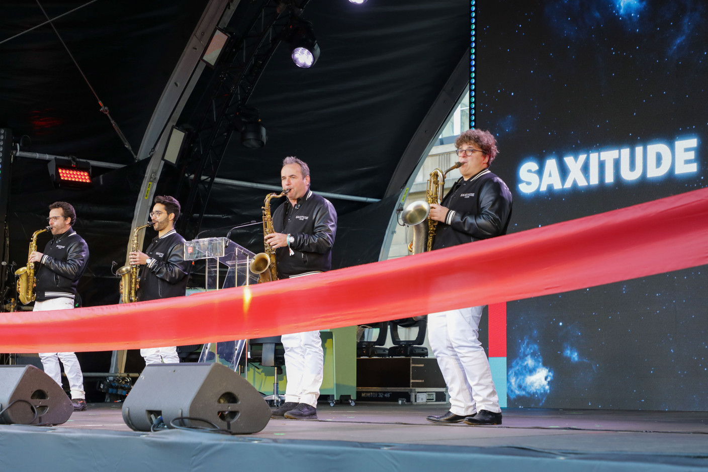 Avec des styles de musique variés. Ici: Le groupe Saxitude.  (Photo: Luc Deflorenne/Maison Moderne) 