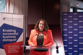 Fleur Thomas, the UK ambassador to the grand duchy, seen speaking at the British Chamber of Commerce for Luxembourg’s annual Christmas luncheon, 8 December 2023. Photo: Matic Zorman / Maison Moderne