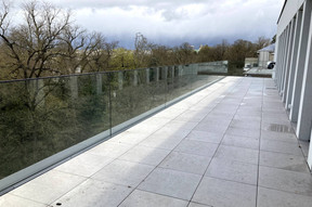 The terrace faces the municipal park. Photo: Paperjam.lu