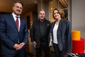 Xavier Bettel (ministre des Affaires étrangères), Pierre Hermé (Pierre Hermé) et Claire Lignières-Counathe (ambassadrice de France au Luxembourg). (Photo: Nader Ghavami)