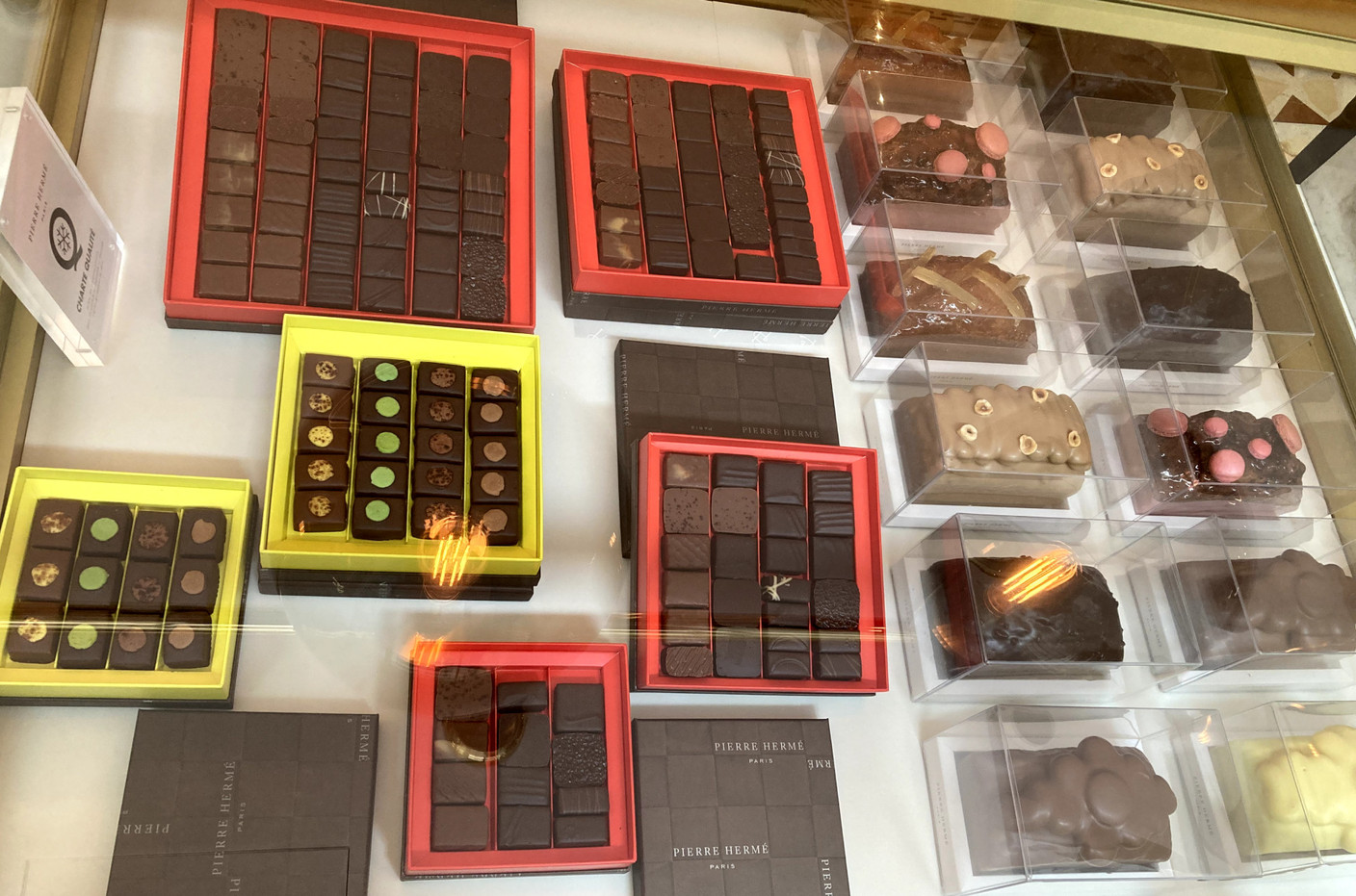 The shop also sells chocolates and cakes. Photo: Paperjam