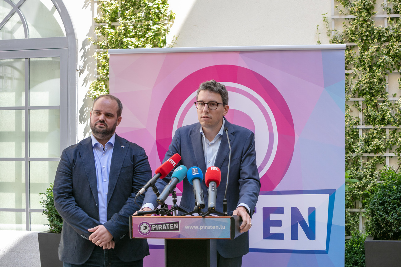 The Pirate Party’s members of parliament Marc Goergen (l.) and Sven Clement, pictures during a press conference in 2021 Archive photo: Romain Gamba / Maison Moderne