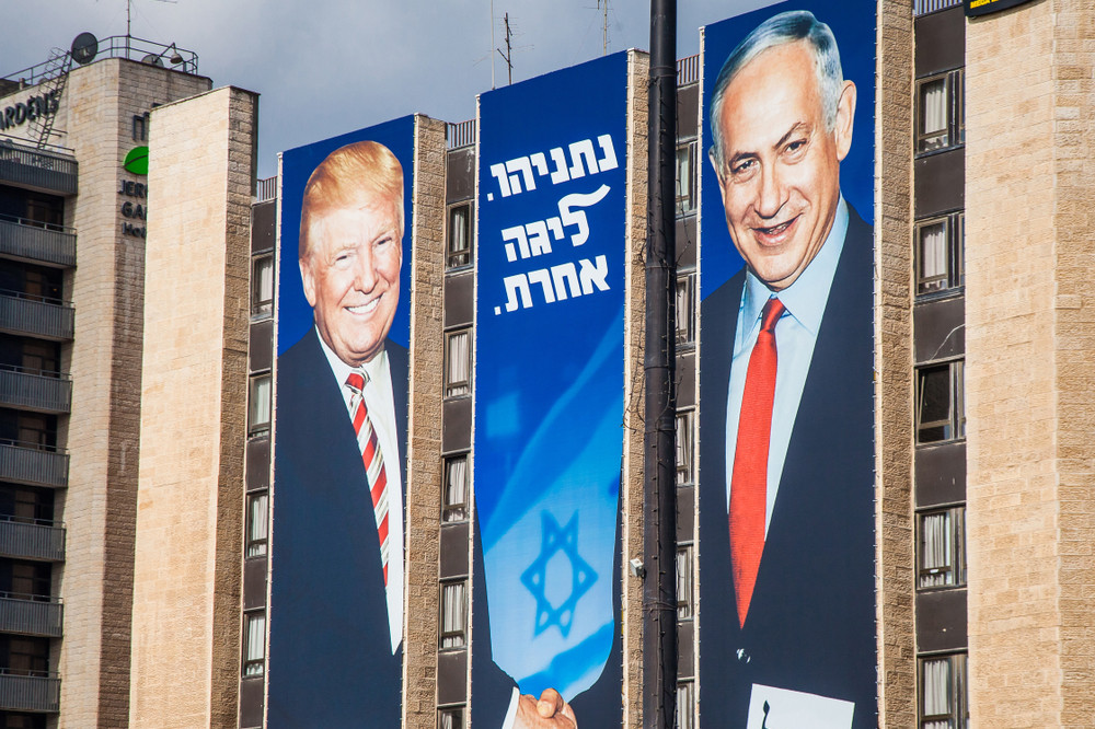 Benyamin Netanyahou, qui avait largement mis en avant ses bonnes relations avec Donald Trump lors de la dernière campagne électorale à l’automne 2019, sort renforcé de la présentation par le président américain de sa «vision» pour la paix en Israël. (Photo: Shutterstock)