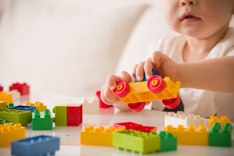 Au lieu de ne pouvoir accueillir que 70 enfants environ dans cette crèche, la BEI entend permettre aux parents de 700 enfants dans la même situation et employés par l’institution de profiter d’une allocation spécifique. (Photo: Shutterstock)