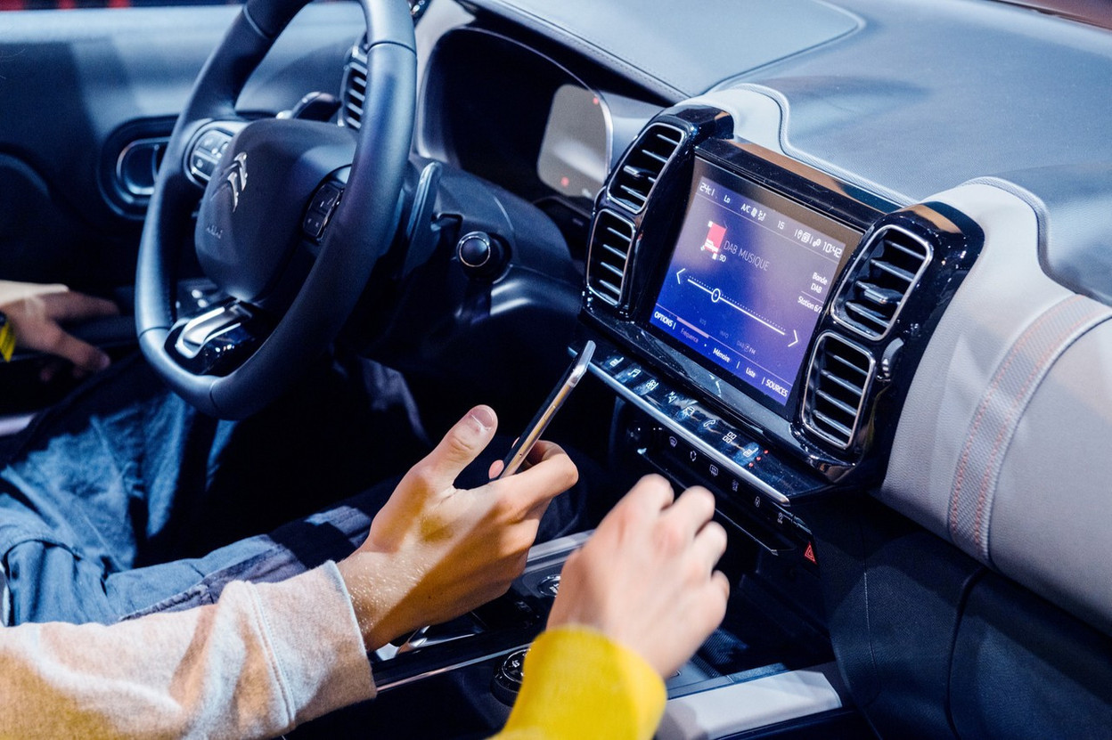 Under EU rules, radios in cars sold in the EU must be able to play DAB+ stations since the end of 2020.  Photo: Shutterstock