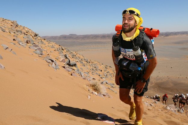 Goy Grosbusch s’entraîne sur de longues distances pour se préparer à des courses aussi exigeantes que le Marathon des sables. (Photo: Goy Grosbusch/@A360DEGRES)