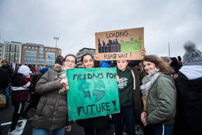  Des milliers de jeunes manifestants étaient dans les rues de Luxembourg pour dénoncer un «immobilisme politique» face à la «crise environnementale».  Nader Ghavami