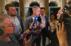 Esch-sur-Alzette’s mayor Georges Mischo (CSV) speaking to the press on election night, 11 June 2023.. The CSV is set to enter coalition talks with déi Gréng and the DP in order not to relinquish its crown to the LSAP, which holds the same number of seats. Photo: Guy Wolff